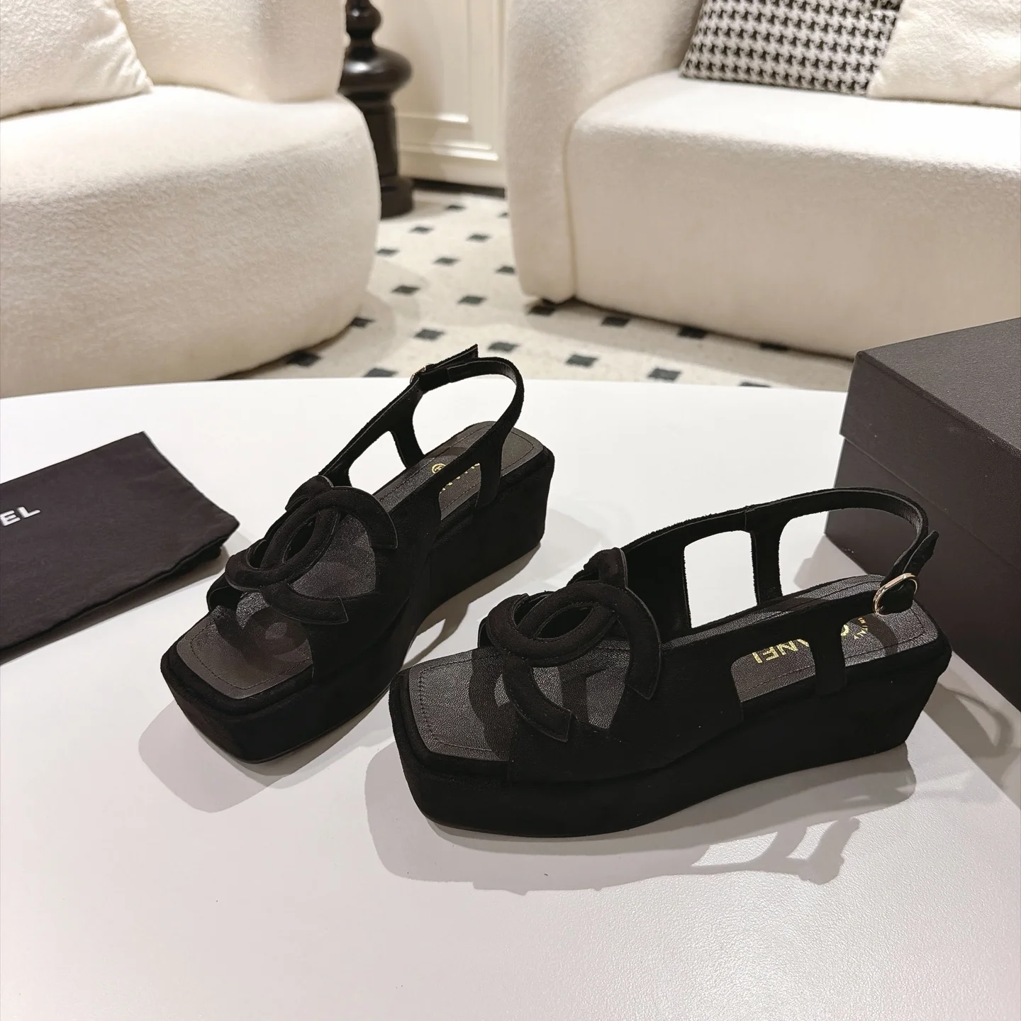CHANEL Sandals Lamb Leather Black-Gold EU35-39 B40202609110877 - Image 4