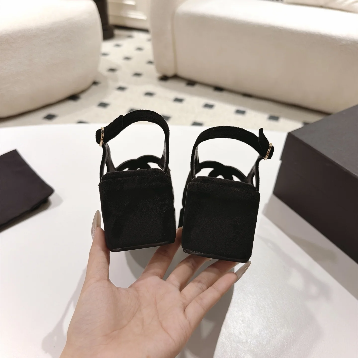 CHANEL Sandals Lamb Leather Black-Gold EU35-39 B40202609110877 - Image 9