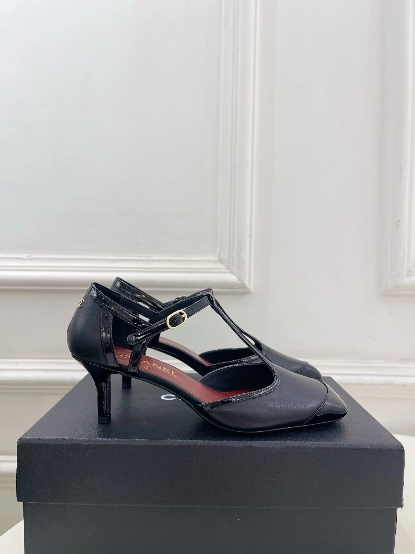 CHANEL Sandals Lamb Leather Black-Red EU35-39 B70202609110203 - Image 2