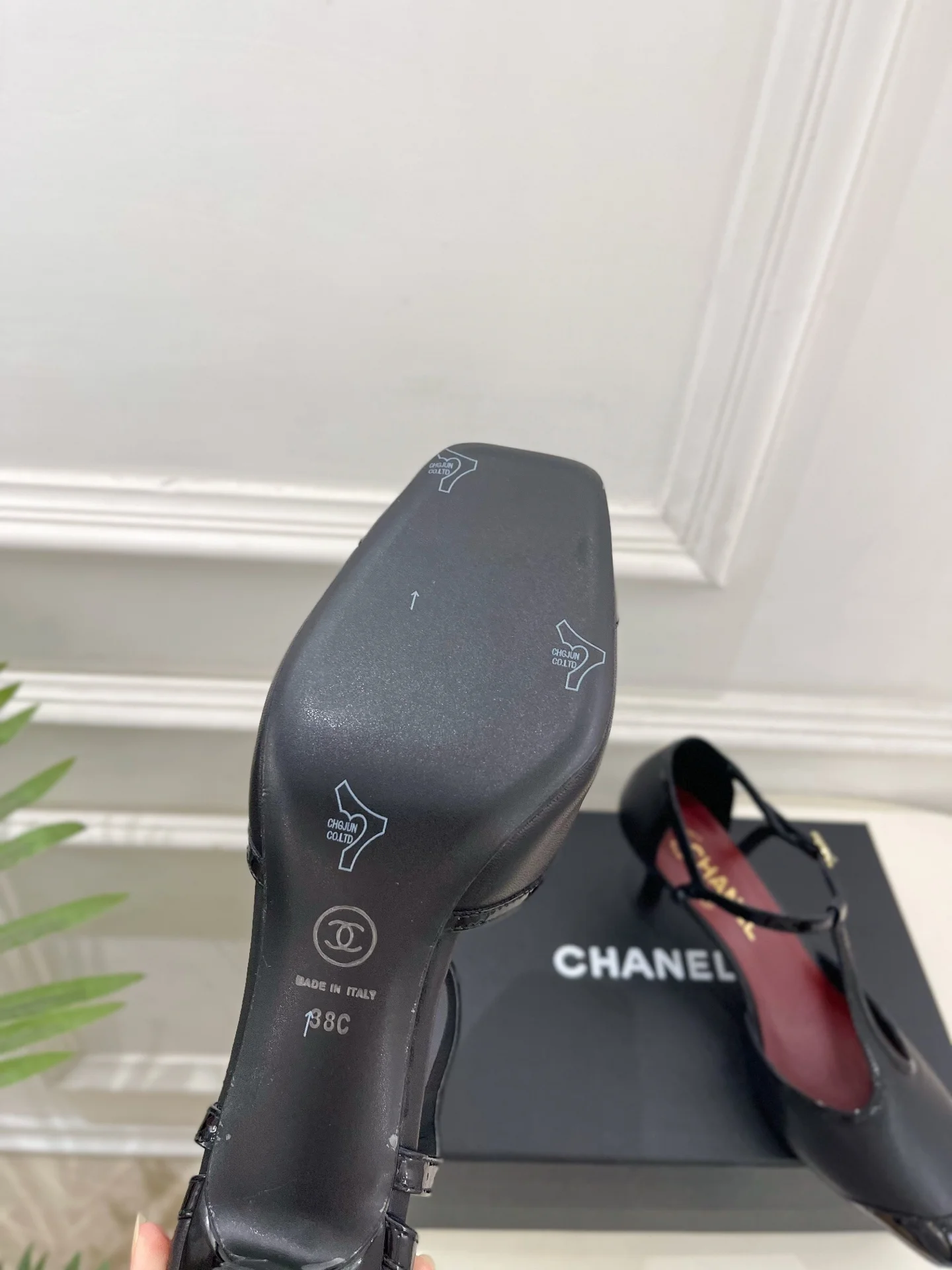 CHANEL Sandals Lamb Leather Black-Red EU35-39 B70202609110203 - Image 9