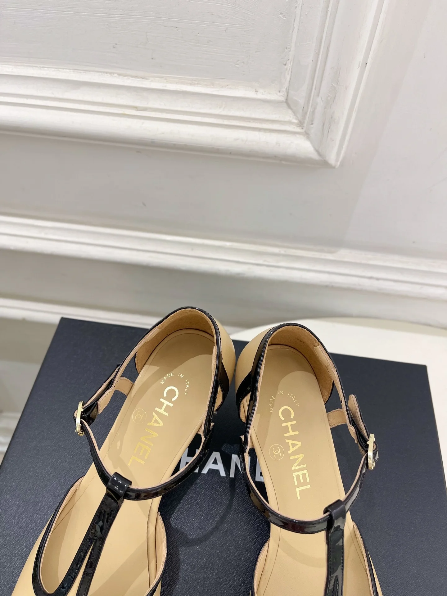 CHANEL Sandals Lambskin Beige-Black EU35-39 B70202609110204 - Image 6