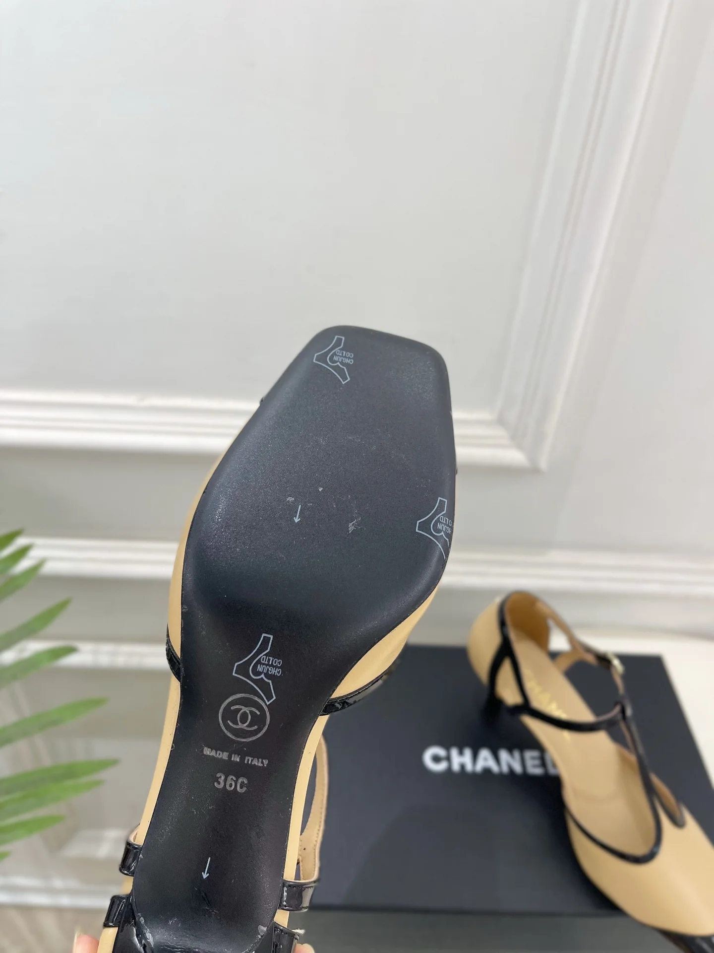 CHANEL Sandals Lambskin Beige-Black EU35-39 B70202609110204 - Image 9