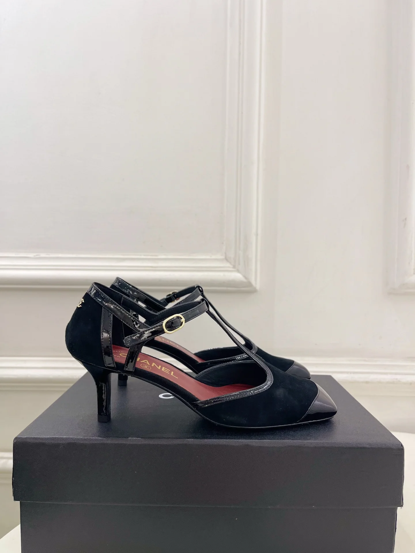 CHANEL Sandals Lambskin Leather Black-Red EU35-39 B70202609110206 - Image 2