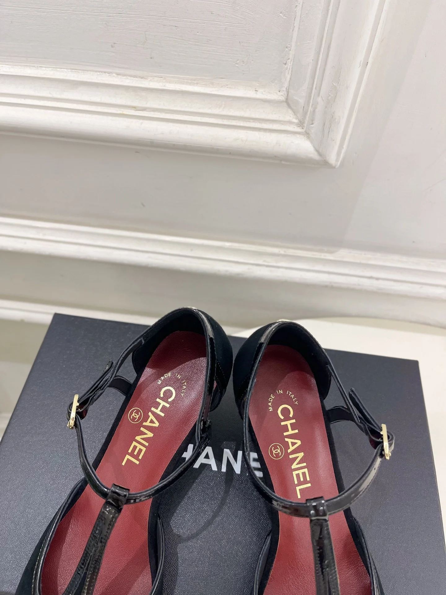 CHANEL Sandals Lambskin Leather Black-Red EU35-39 B70202609110206 - Image 7