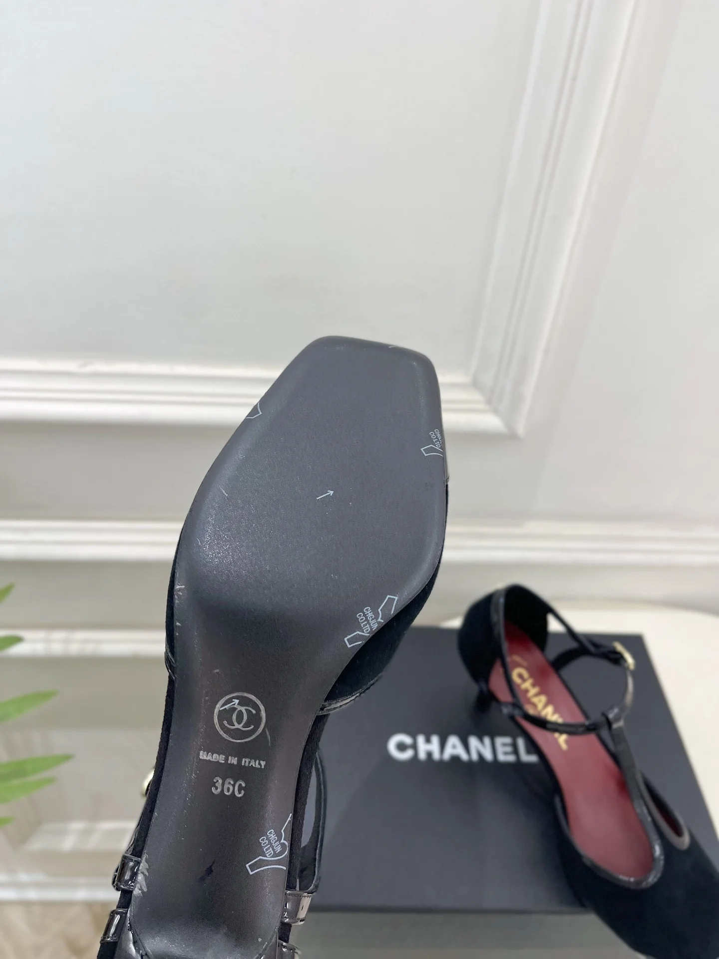 CHANEL Sandals Lambskin Leather Black-Red EU35-39 B70202609110206 - Image 9
