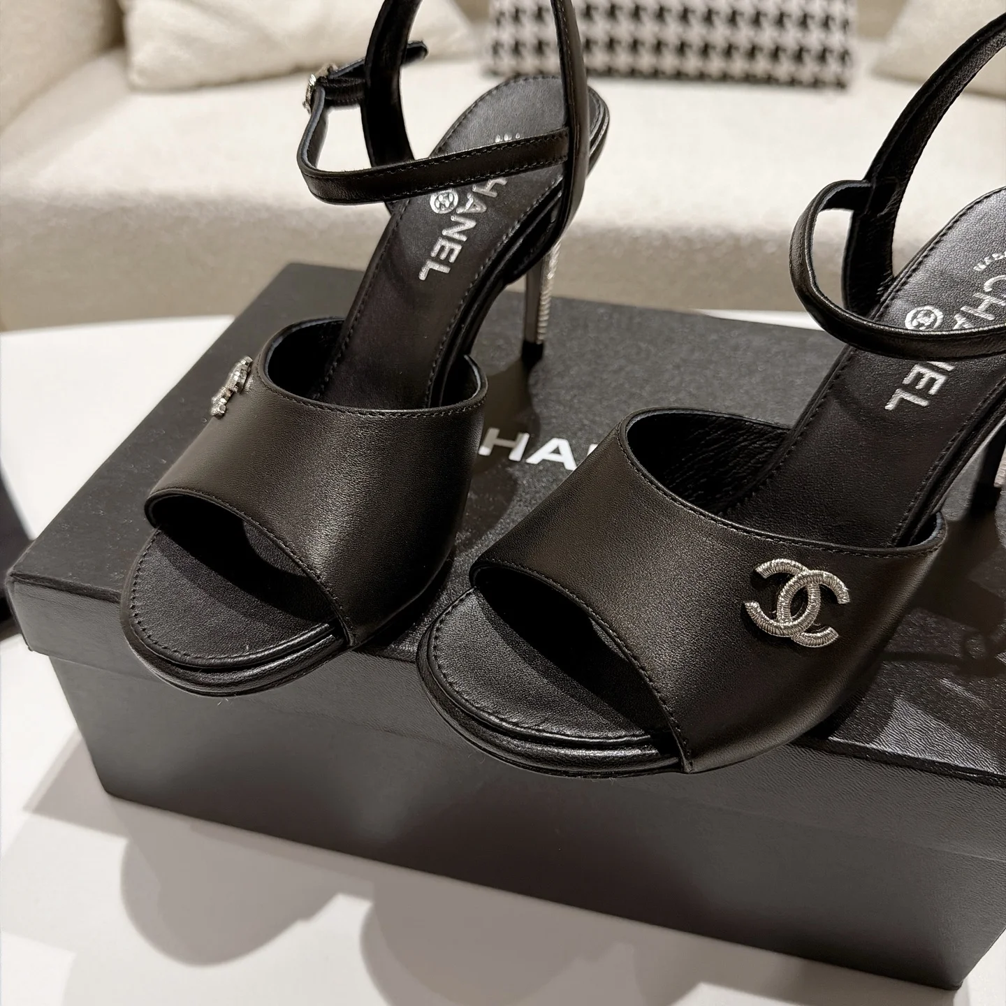 CHANEL Sandals Lambskin Leather Black-Silver EU35-39 B40202609110861 - Image 7