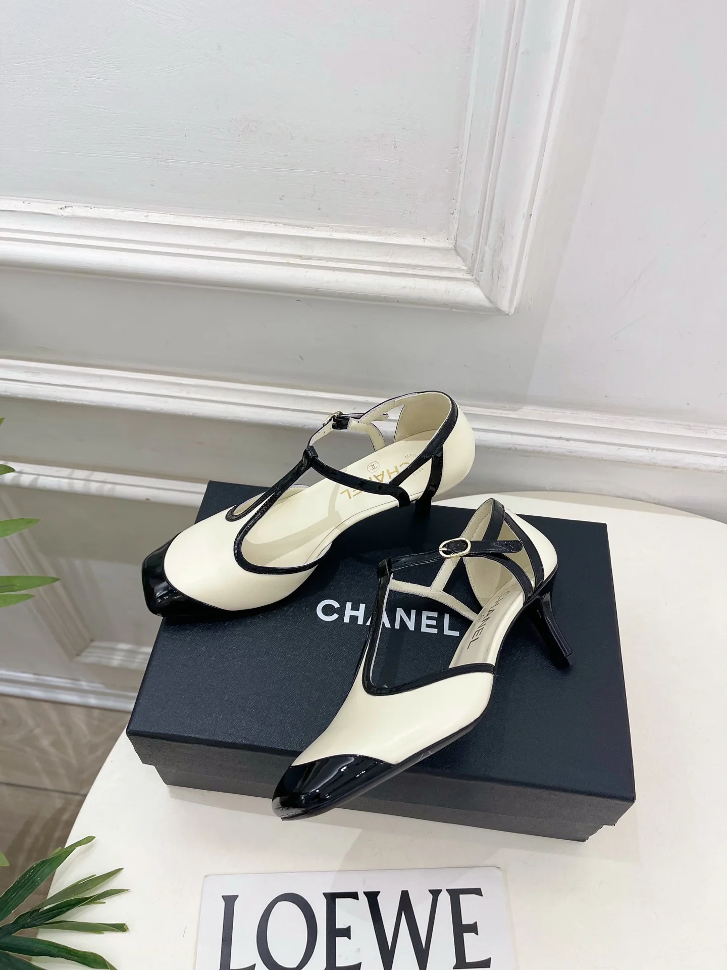 CHANEL Sandals Lambskin Leather Cream-Black EU35-39 B70202609110205 - Image 5