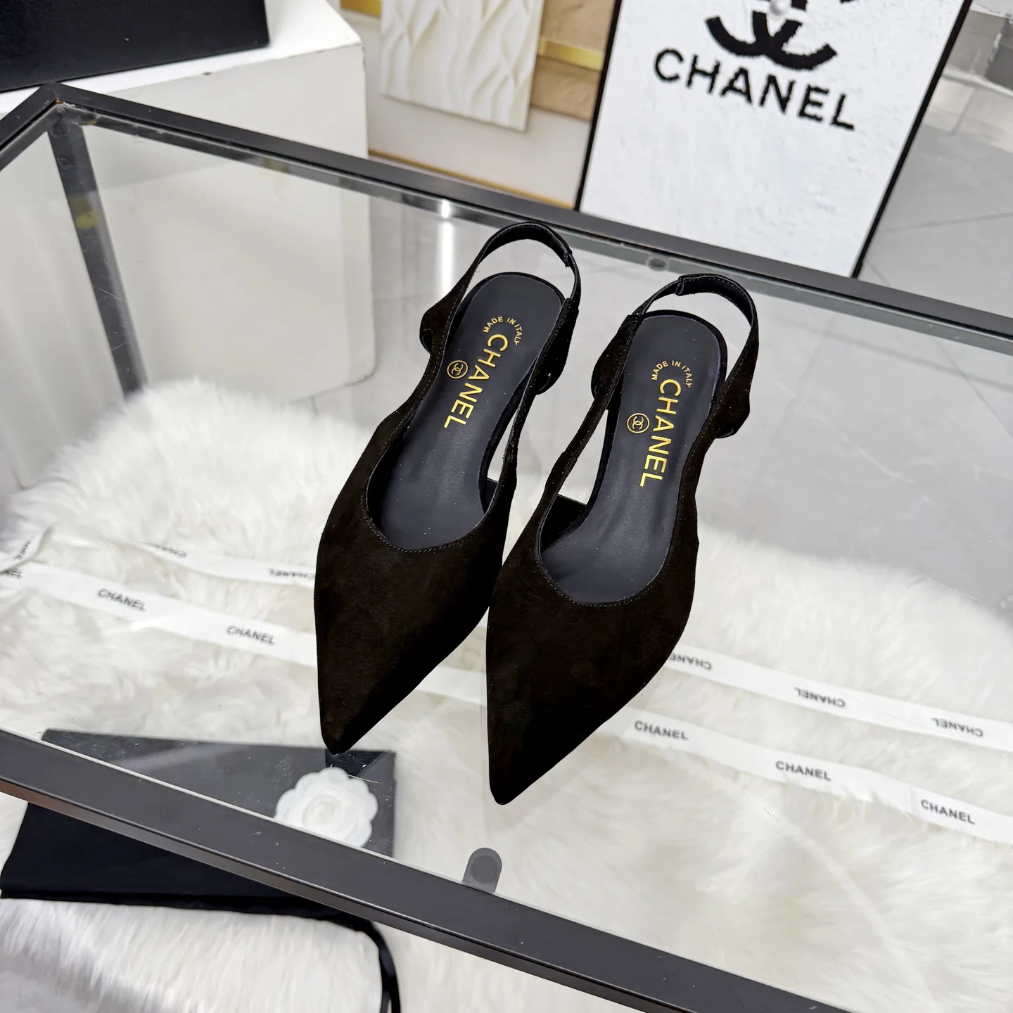 CHANEL Sandals Leather Black-Gold EU35-41 B80202609110249 - Image 3