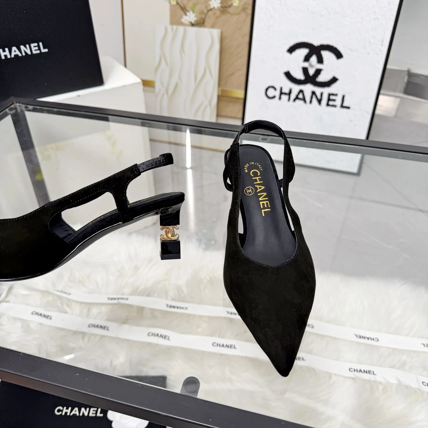 CHANEL Sandals Leather Black-Gold EU35-41 B80202609110249 - Image 4