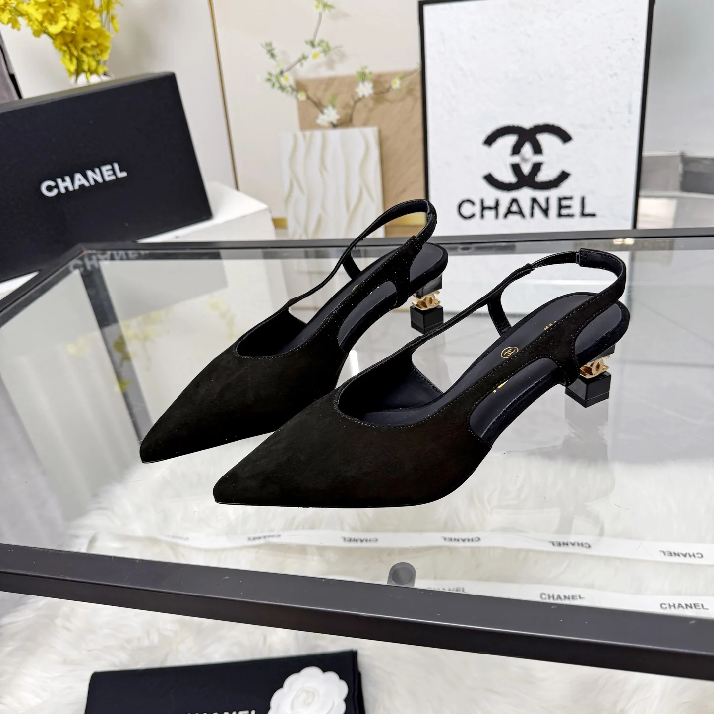 CHANEL Sandals Leather Black-Gold EU35-41 B80202609110249 - Image 6