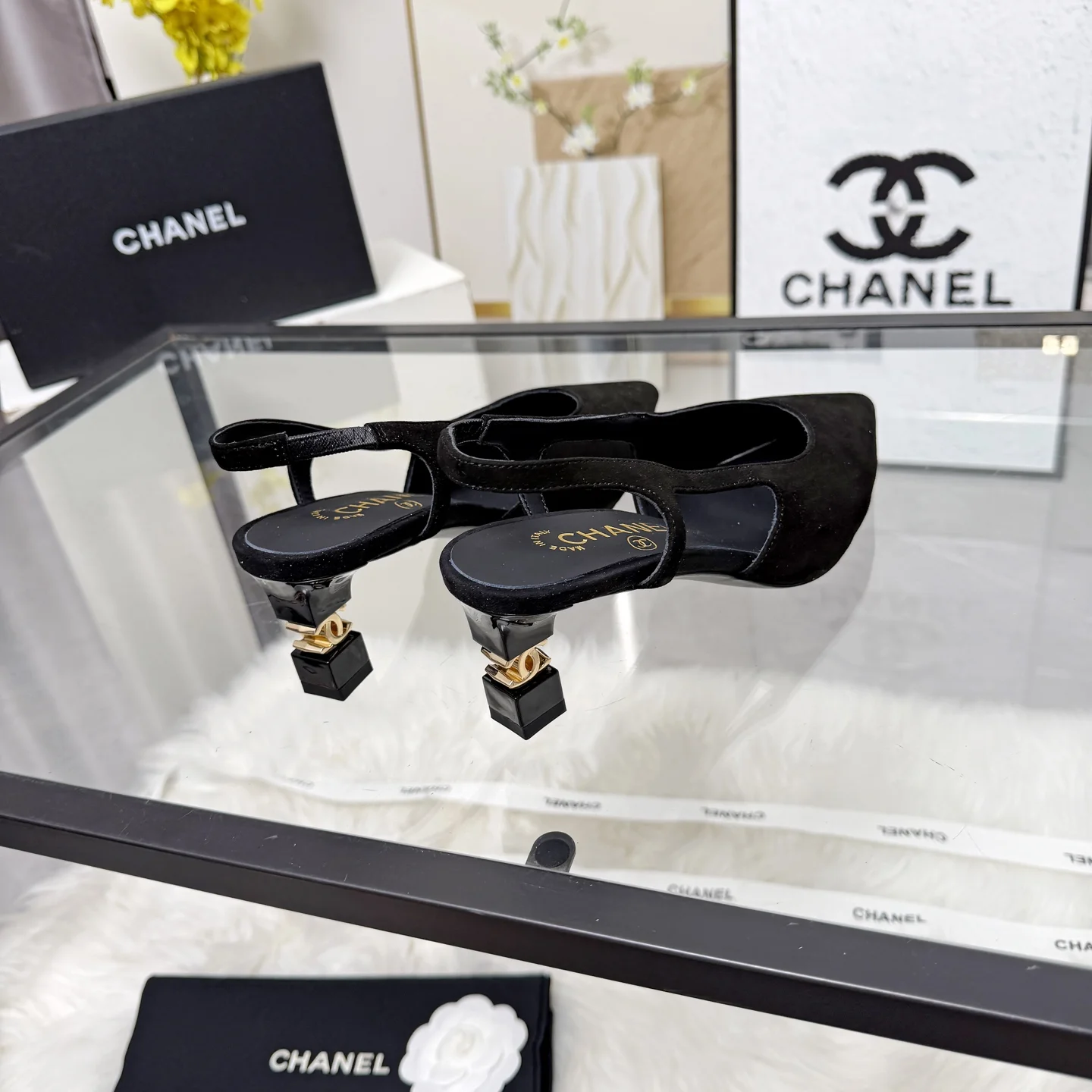 CHANEL Sandals Leather Black-Gold EU35-41 B80202609110249 - Image 8