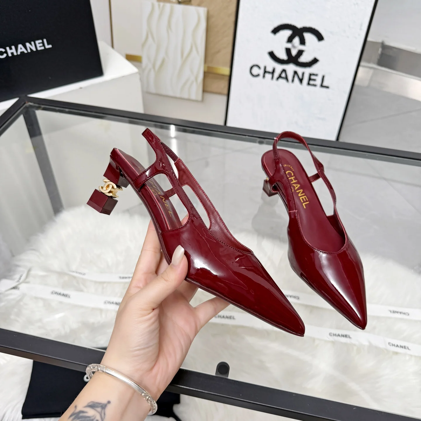CHANEL Sandals Leather Burgundy-Gold EU35-41 B80202609110251