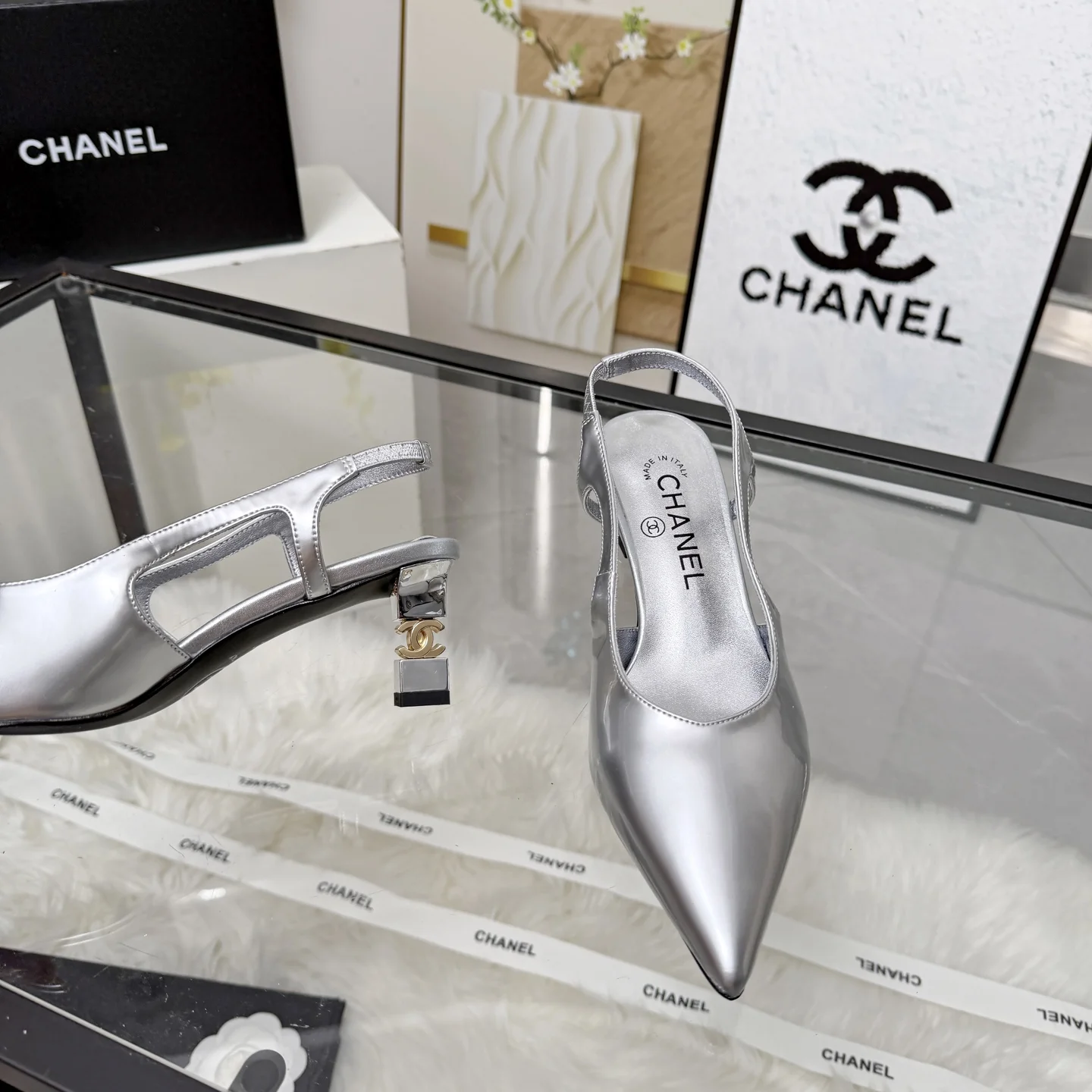CHANEL Sandals Leather Silver-Gold EU35-41 B80202609110247 - Image 4