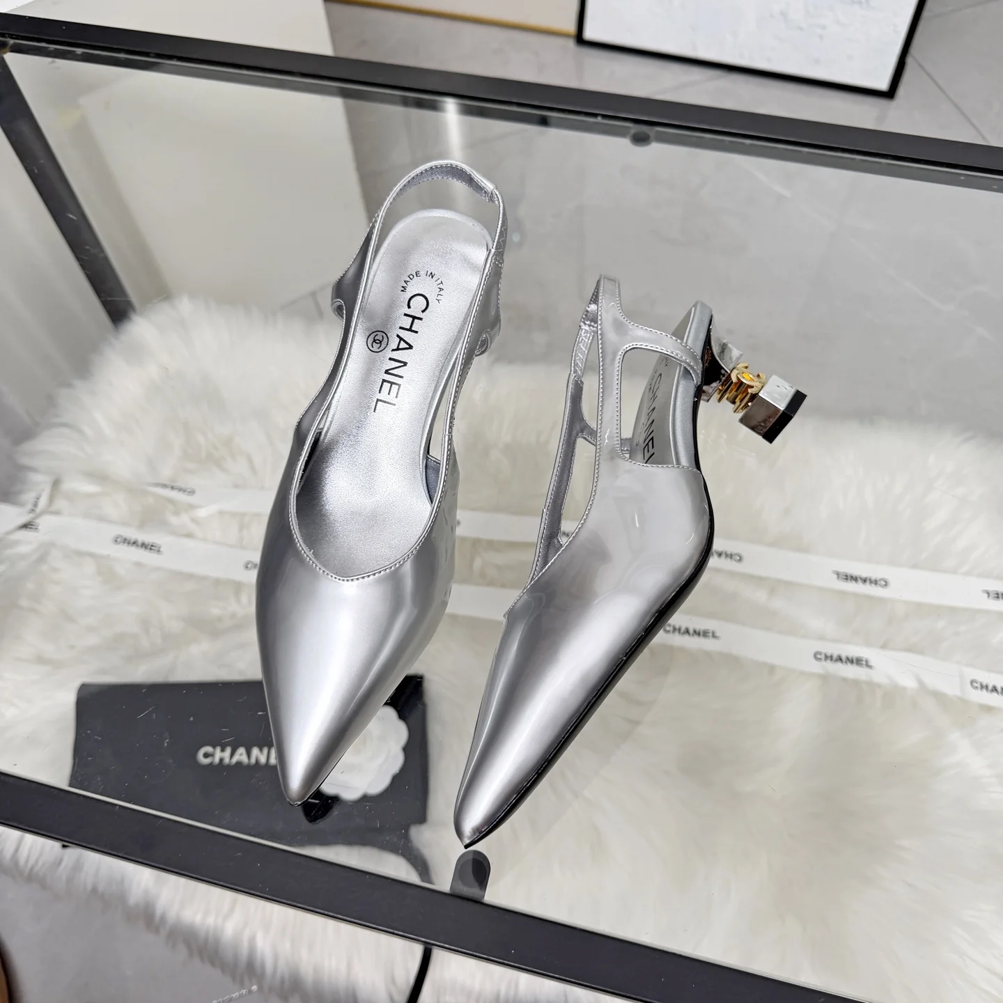 CHANEL Sandals Leather Silver-Gold EU35-41 B80202609110247 - Image 5