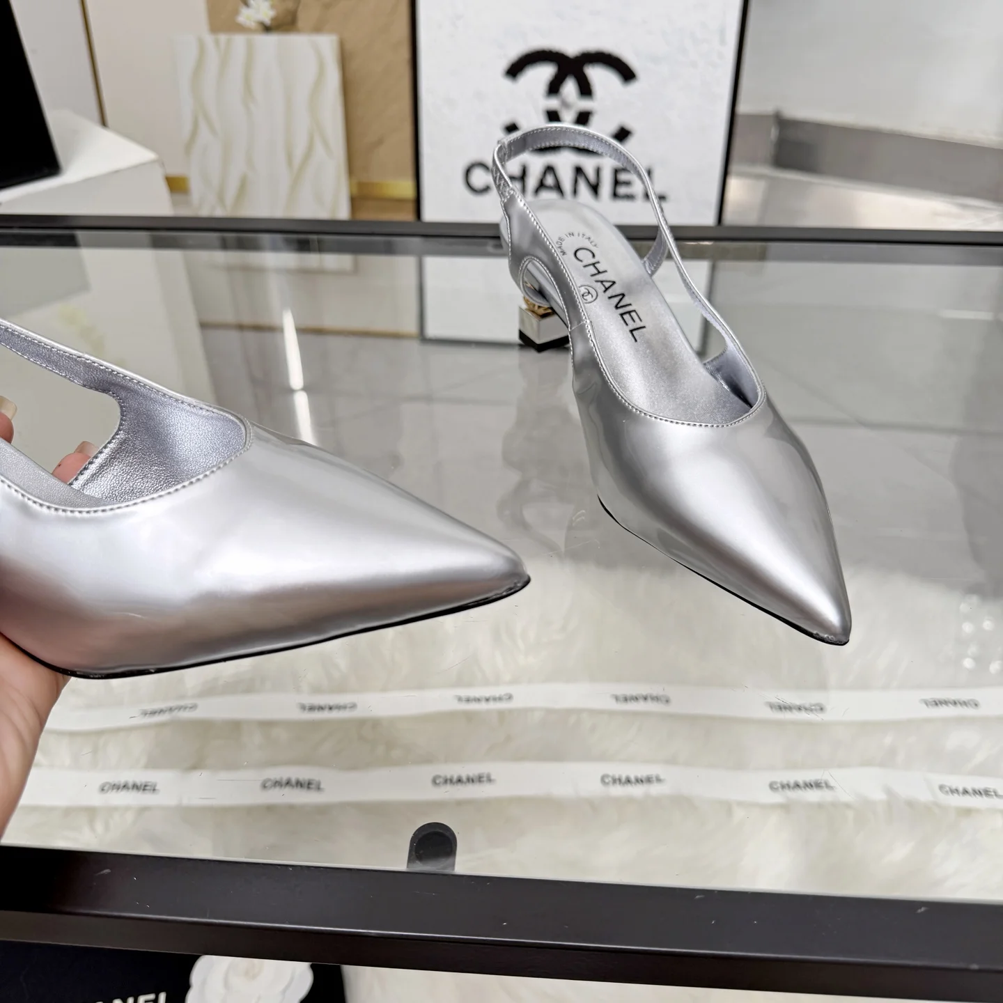 CHANEL Sandals Leather Silver-Gold EU35-41 B80202609110247 - Image 7