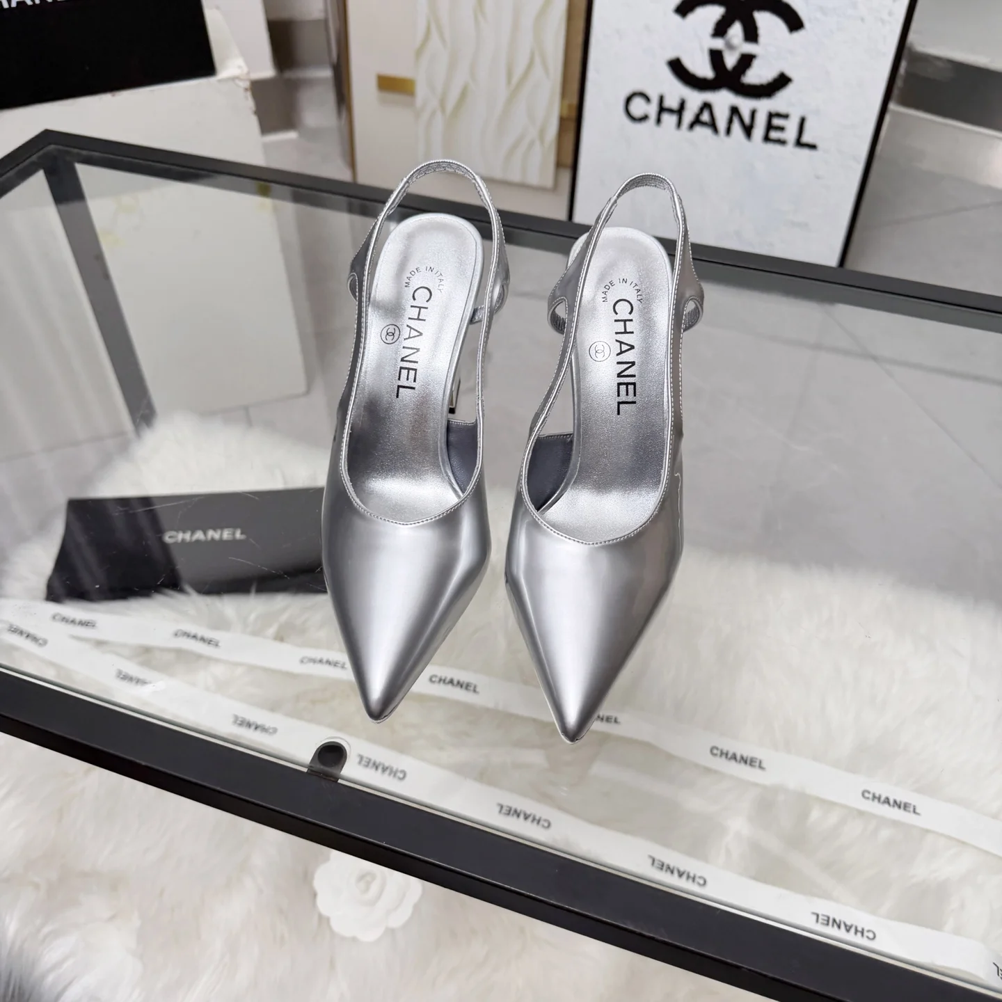 CHANEL Sandals Leather Silver-Gold EU35-41 B80202609110282 - Image 7