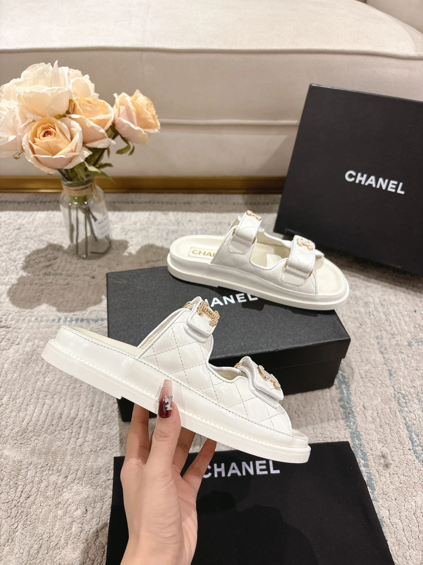 CHANEL Sandals Leather White-Gold EU35-40 B20202609111241 - Image 4