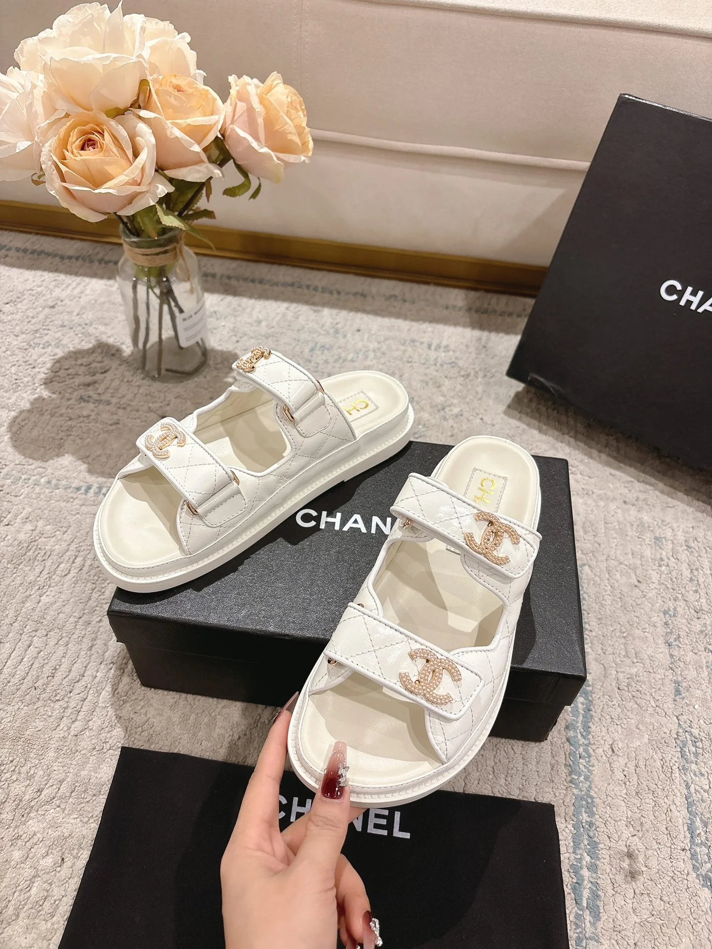 CHANEL Sandals Leather White-Gold EU35-40 B20202609111241 - Image 6