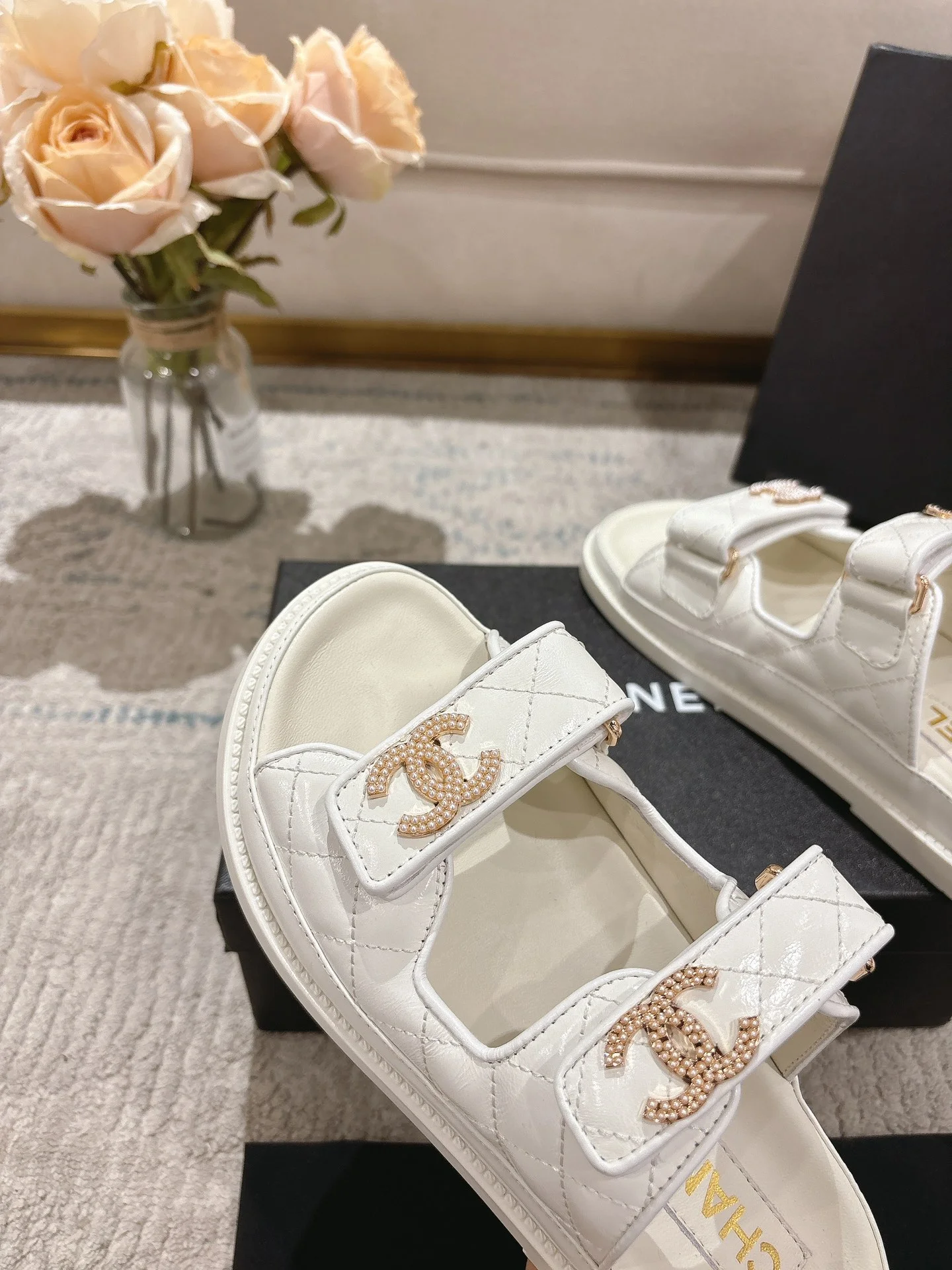CHANEL Sandals Leather White-Gold EU35-40 B20202609111241 - Image 7