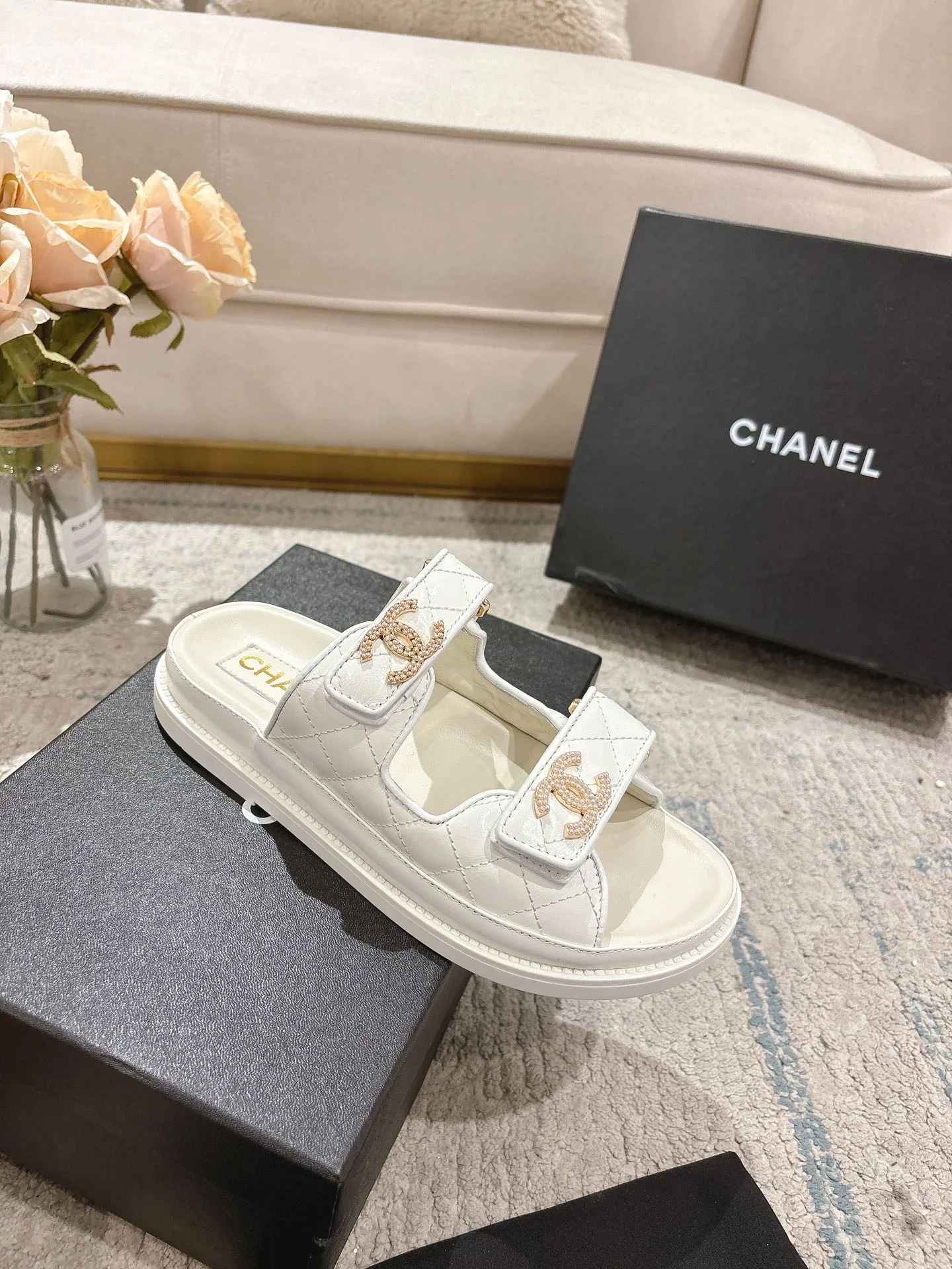 CHANEL Sandals Leather White-Gold EU35-40 B20202609111241 - Image 8