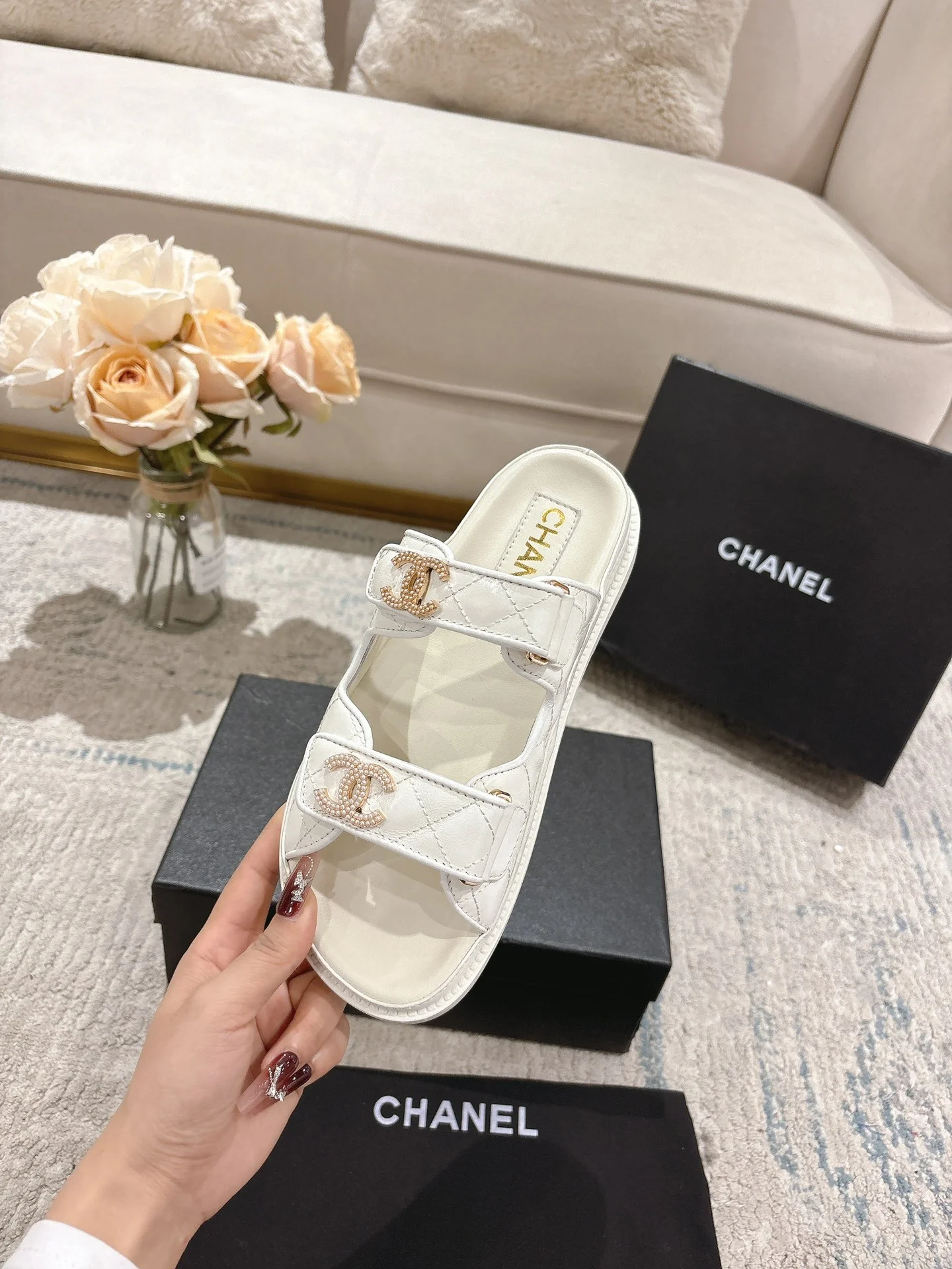 CHANEL Sandals Leather White-Gold EU35-40 B20202609111241 - Image 9