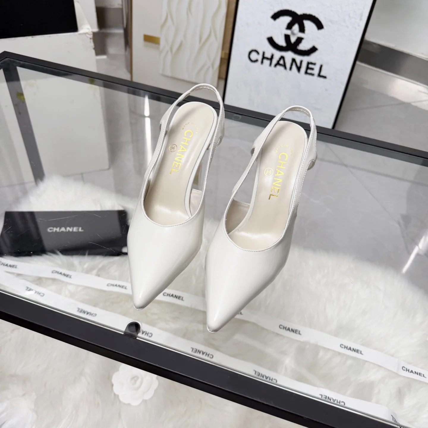 CHANEL Sandals Leather White-Gold EU35-41 B80202609110284 - Image 7