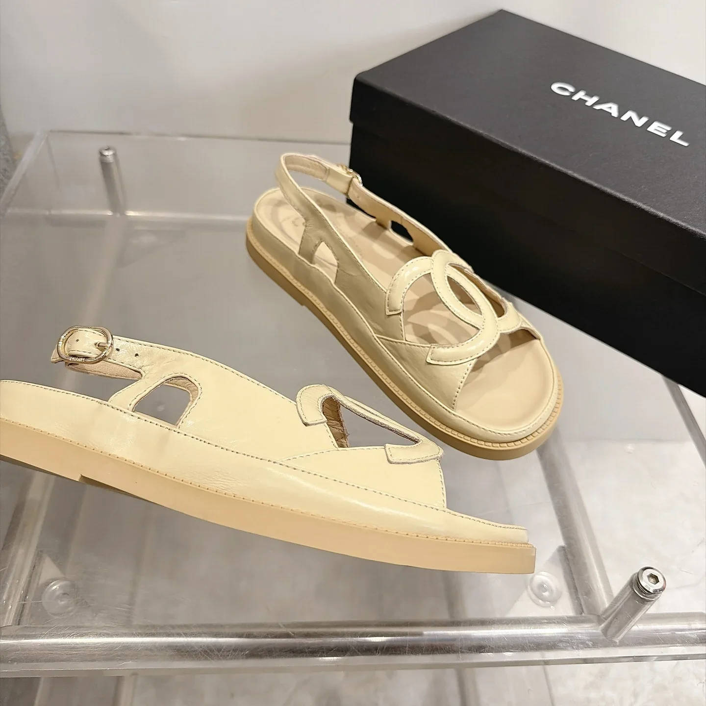 CHANEL Sandals Oiled Leather Beige EU35-40 B20202609112000 - Image 6