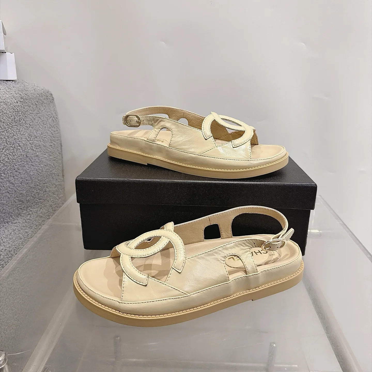 CHANEL Sandals Oiled Leather Beige EU35-40 B20202609112000 - Image 7