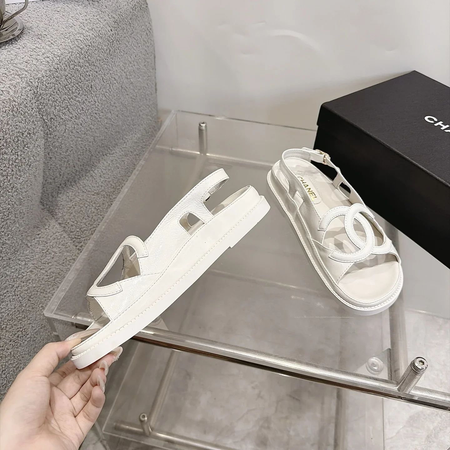CHANEL Sandals Oiled Leather White EU35-40 B20202609112003 - Image 5