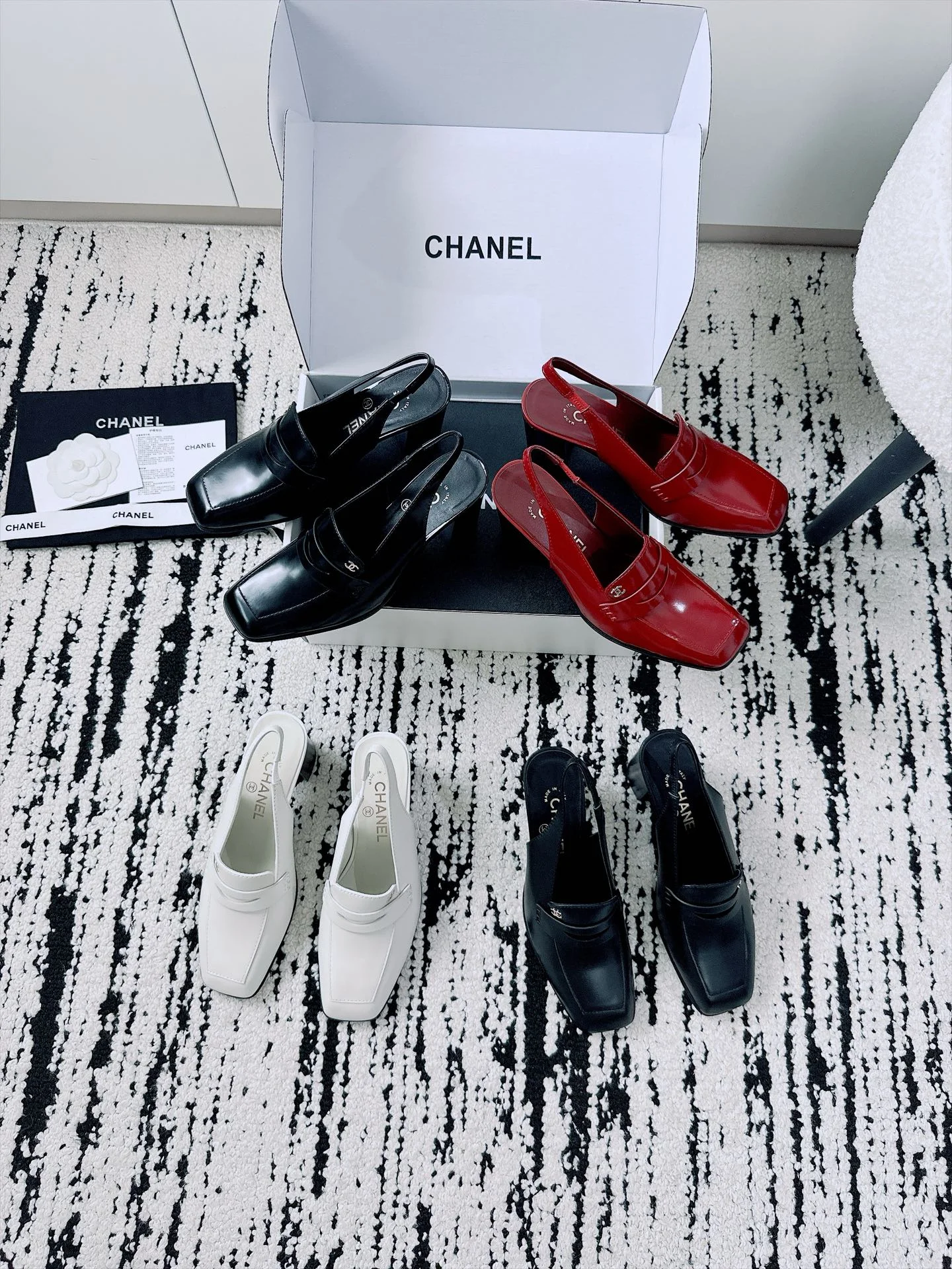 CHANEL Sandals Patent Lamb Leather Red-Black EU35-41 B70202609110540 - Image 3