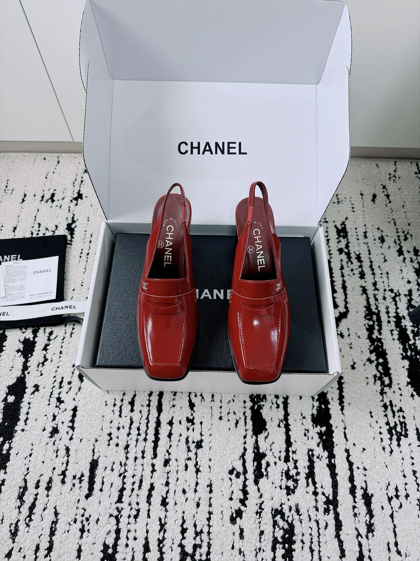 CHANEL Sandals Patent Lamb Leather Red-Black EU35-41 B70202609110540 - Image 4