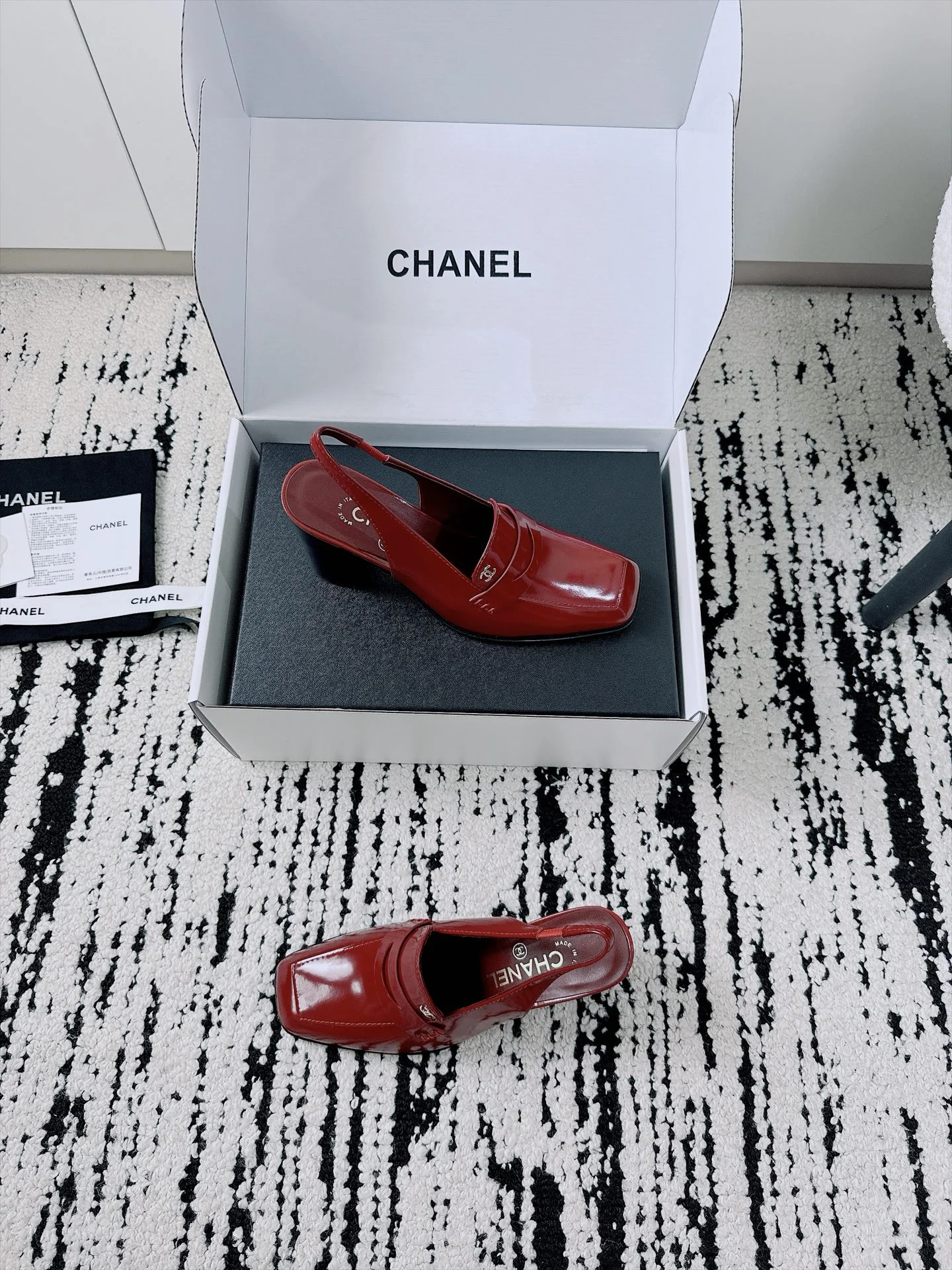CHANEL Sandals Patent Lamb Leather Red-Black EU35-41 B70202609110540 - Image 5