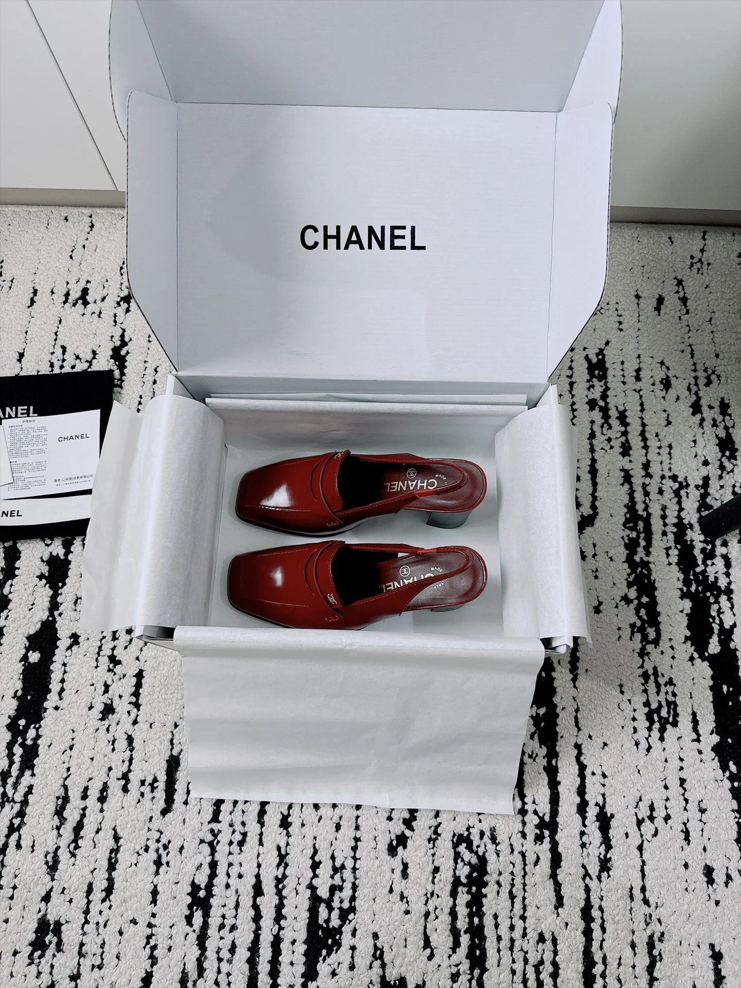 CHANEL Sandals Patent Lamb Leather Red-Black EU35-41 B70202609110540 - Image 7