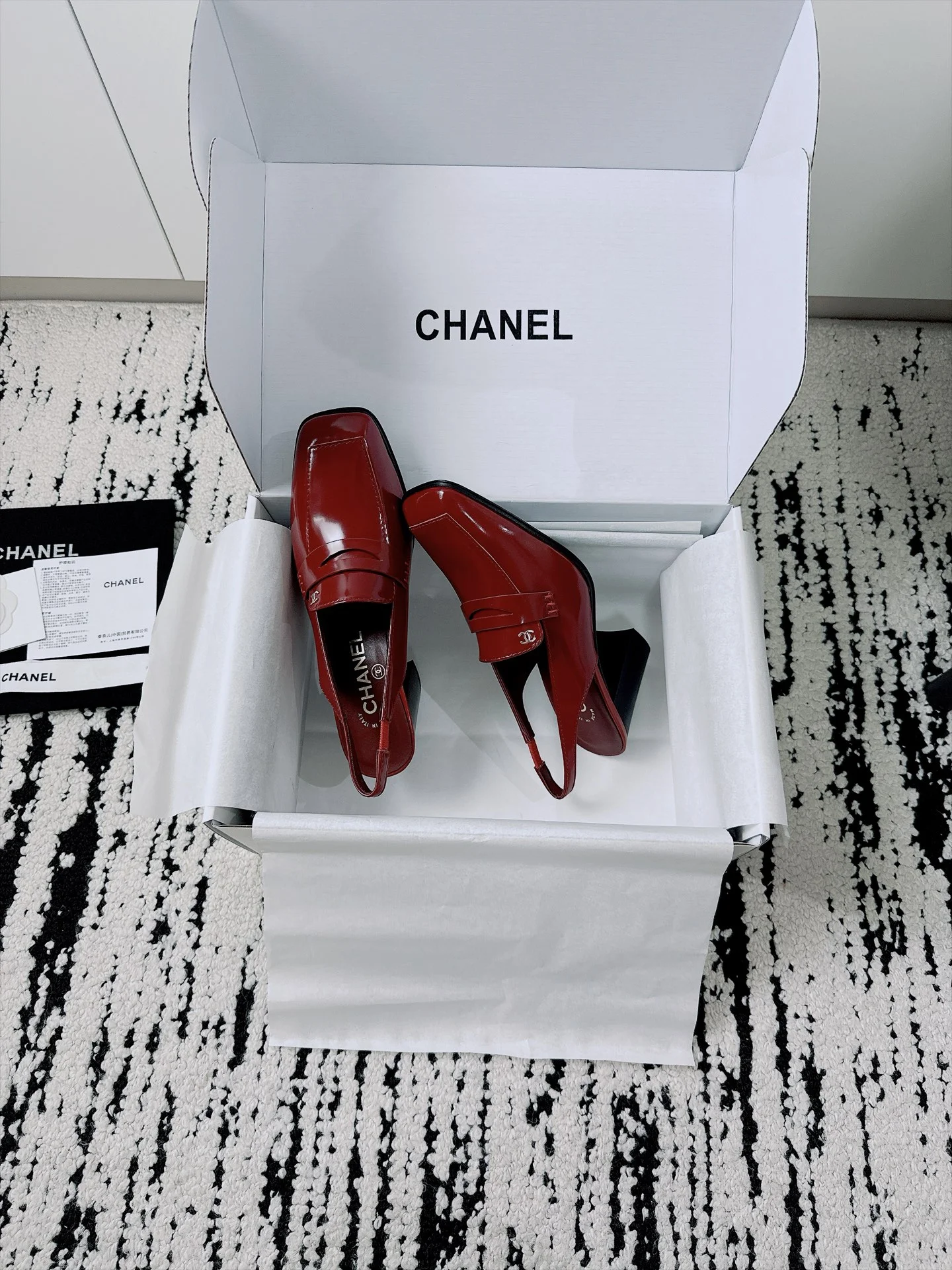 CHANEL Sandals Patent Lamb Leather Red-Black EU35-41 B70202609110540 - Image 8