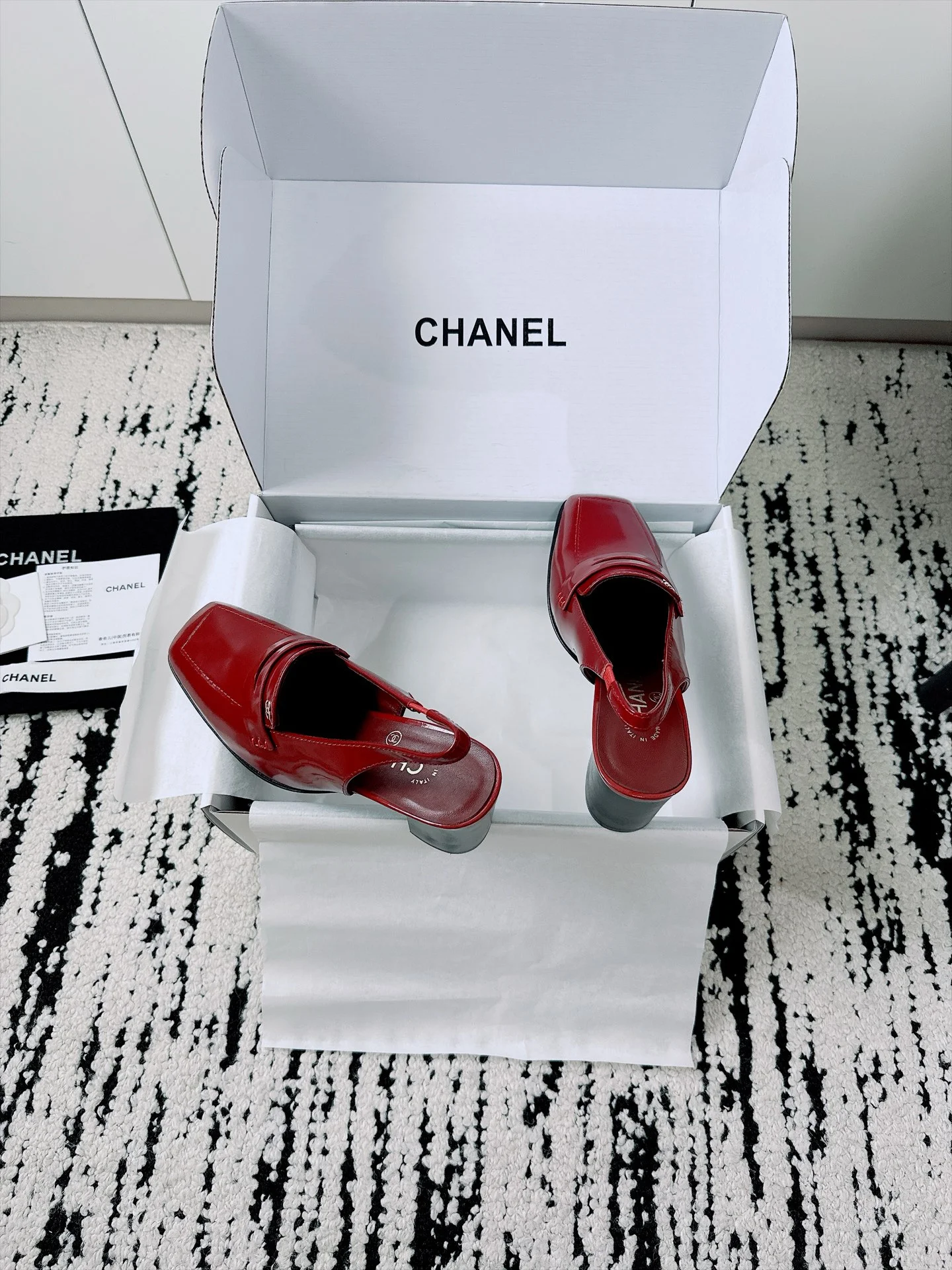 CHANEL Sandals Patent Lamb Leather Red-Black EU35-41 B70202609110540 - Image 9