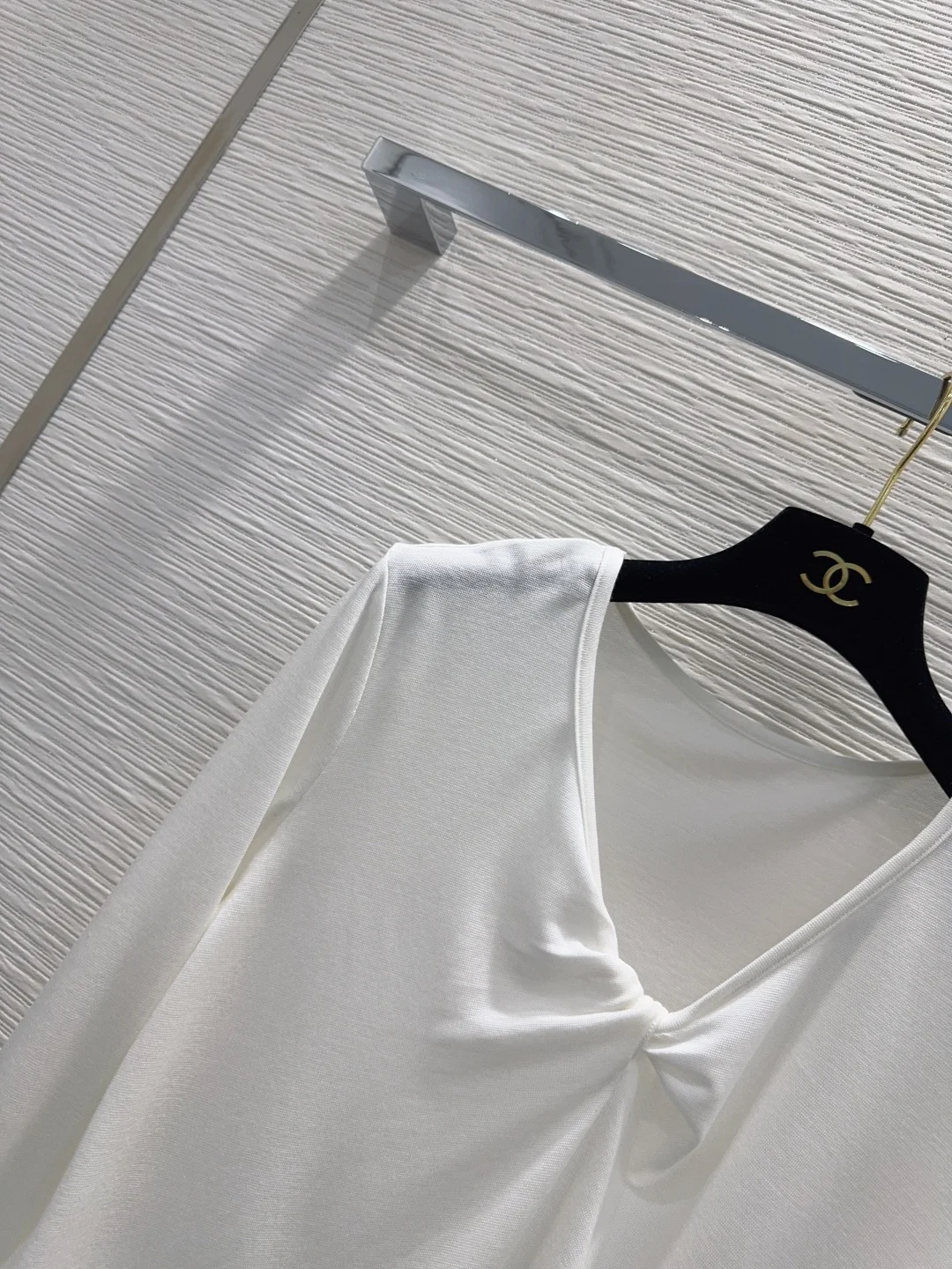 CHANEL Shirts White-Black S-M-L A95202609062878 - Image 3