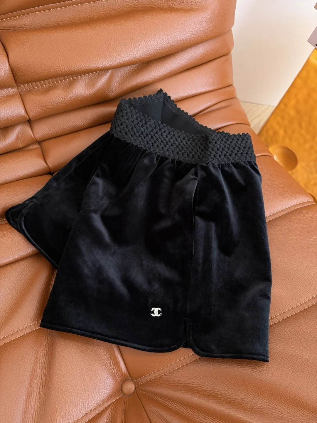 CHANEL Shorts Velvet Black-Silver S-L B35202609061387 - Image 5