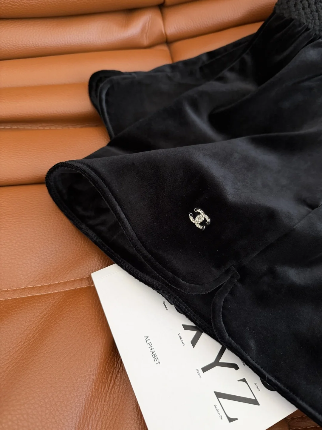 CHANEL Shorts Velvet Black-Silver S-L B35202609061387 - Image 6