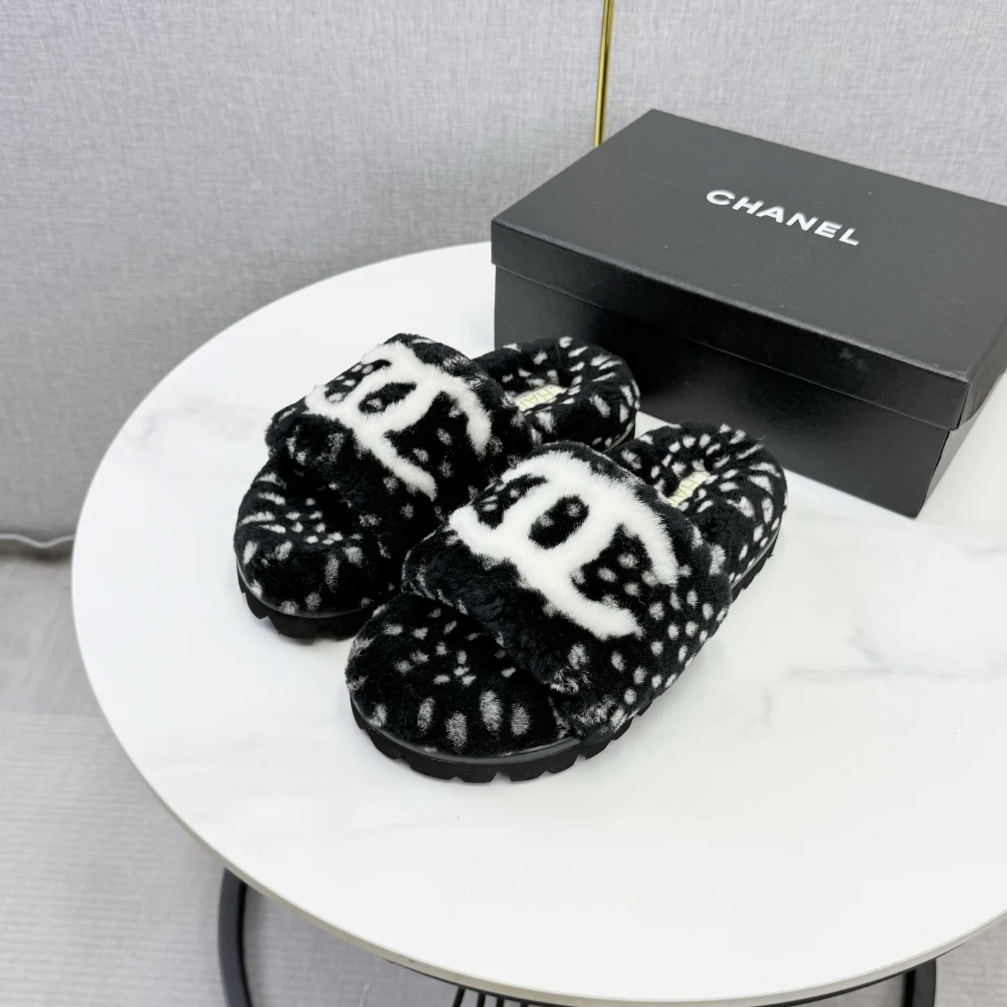 CHANEL Slides Black-White B60202609110591 - Image 5