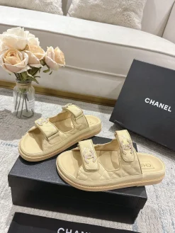 Alternative view of CHANEL Slides Leather Yellow-Gold EU35-40 B20202609111242