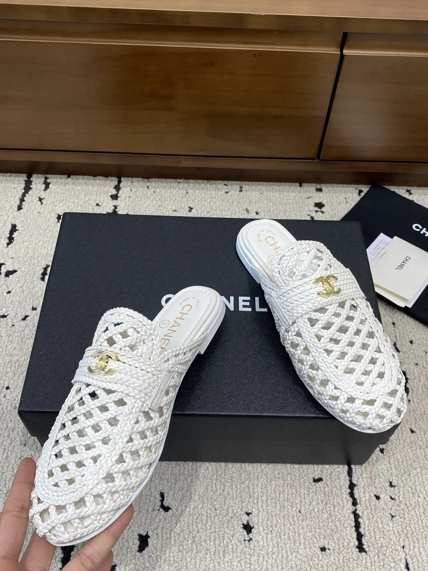 CHANEL Slides Mesh and Leather White-Gold EU35-39 B71202609110236 - Image 5
