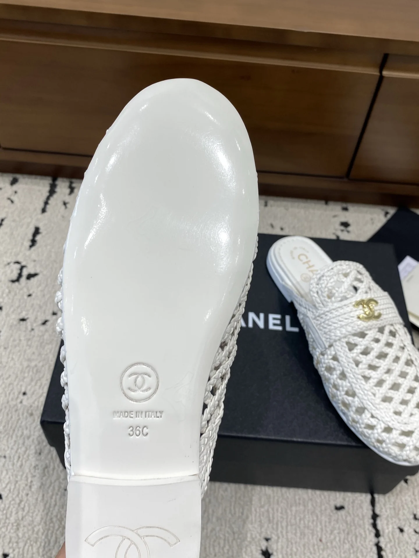 CHANEL Slides Mesh and Leather White-Gold EU35-39 B71202609110236 - Image 7