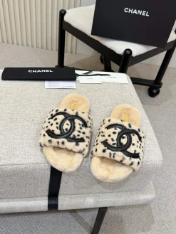 CHANEL Slides Wool Beige-Black EU35-42 A80202609110513