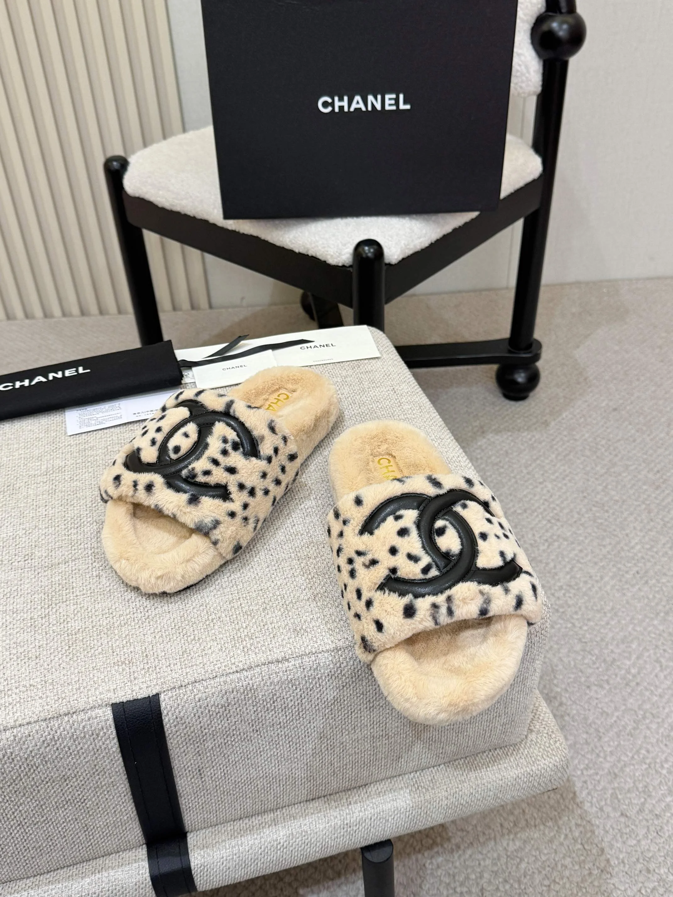 CHANEL Slides Wool Beige-Black EU35-42 A80202609110513 - Image 5