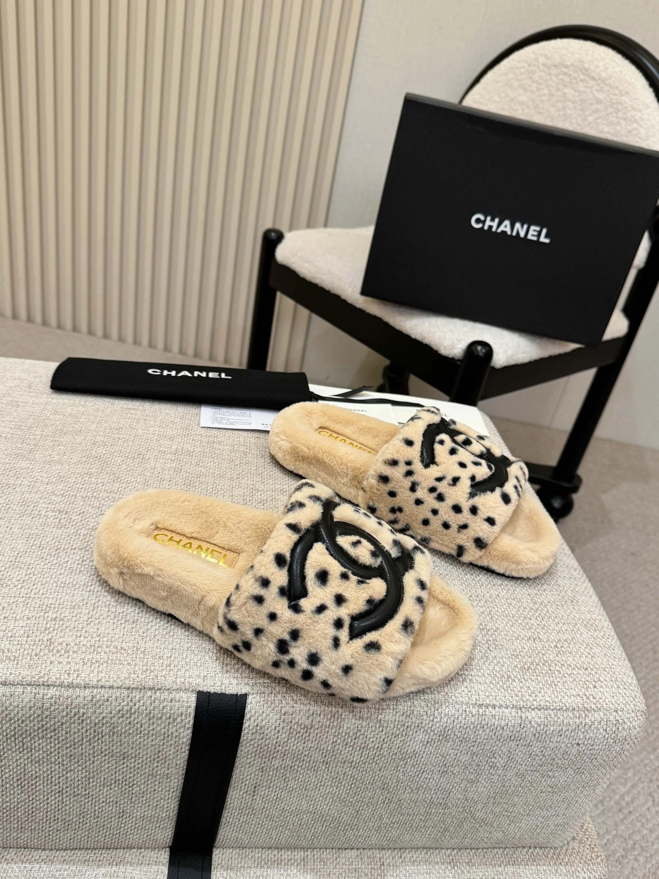 CHANEL Slides Wool Beige-Black EU35-42 A80202609110513 - Image 6