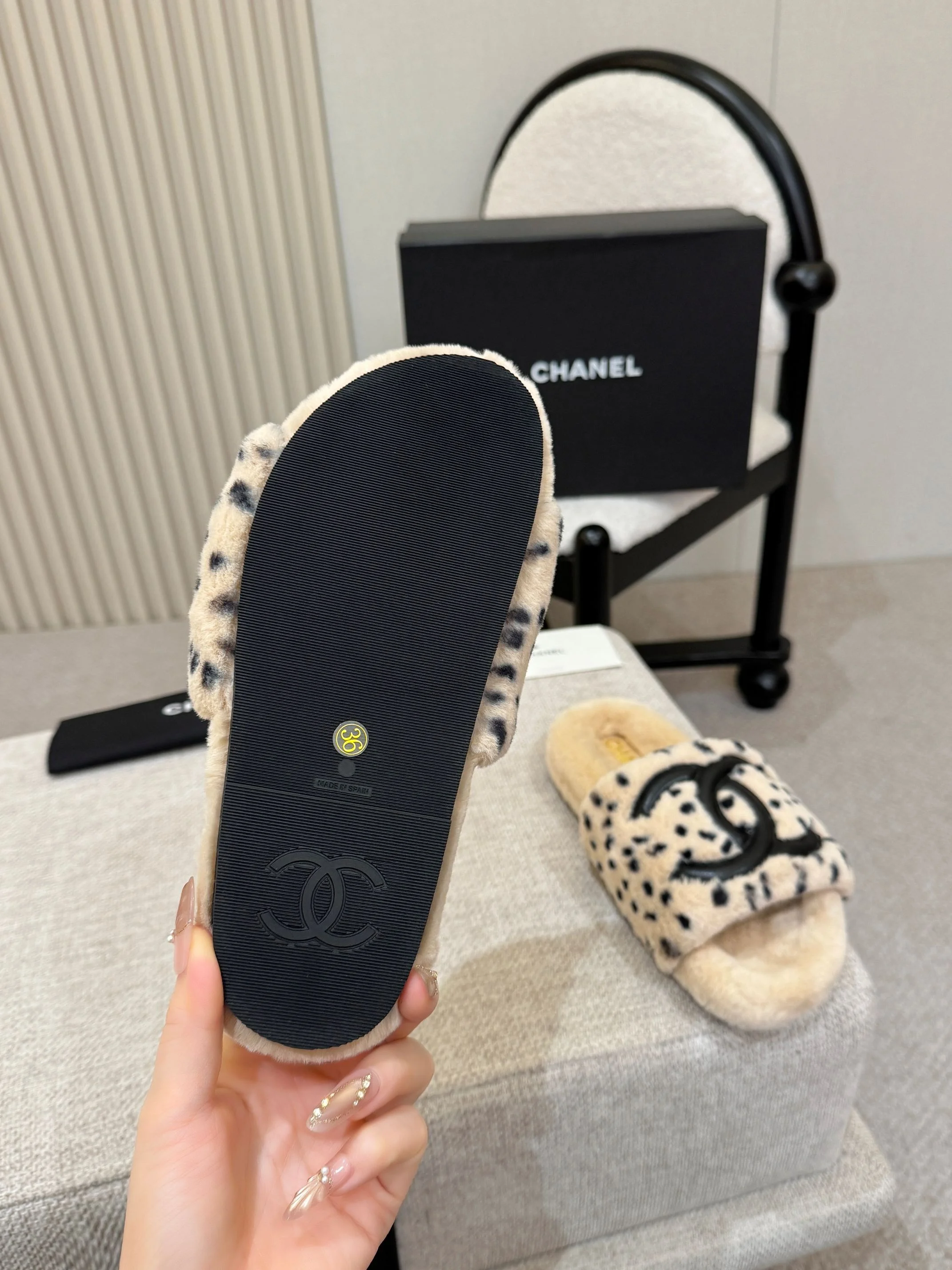 CHANEL Slides Wool Beige-Black EU35-42 A80202609110513 - Image 8