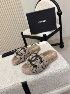 CHANEL Slides Wool Beige-Black EU35-42 A80202609110514