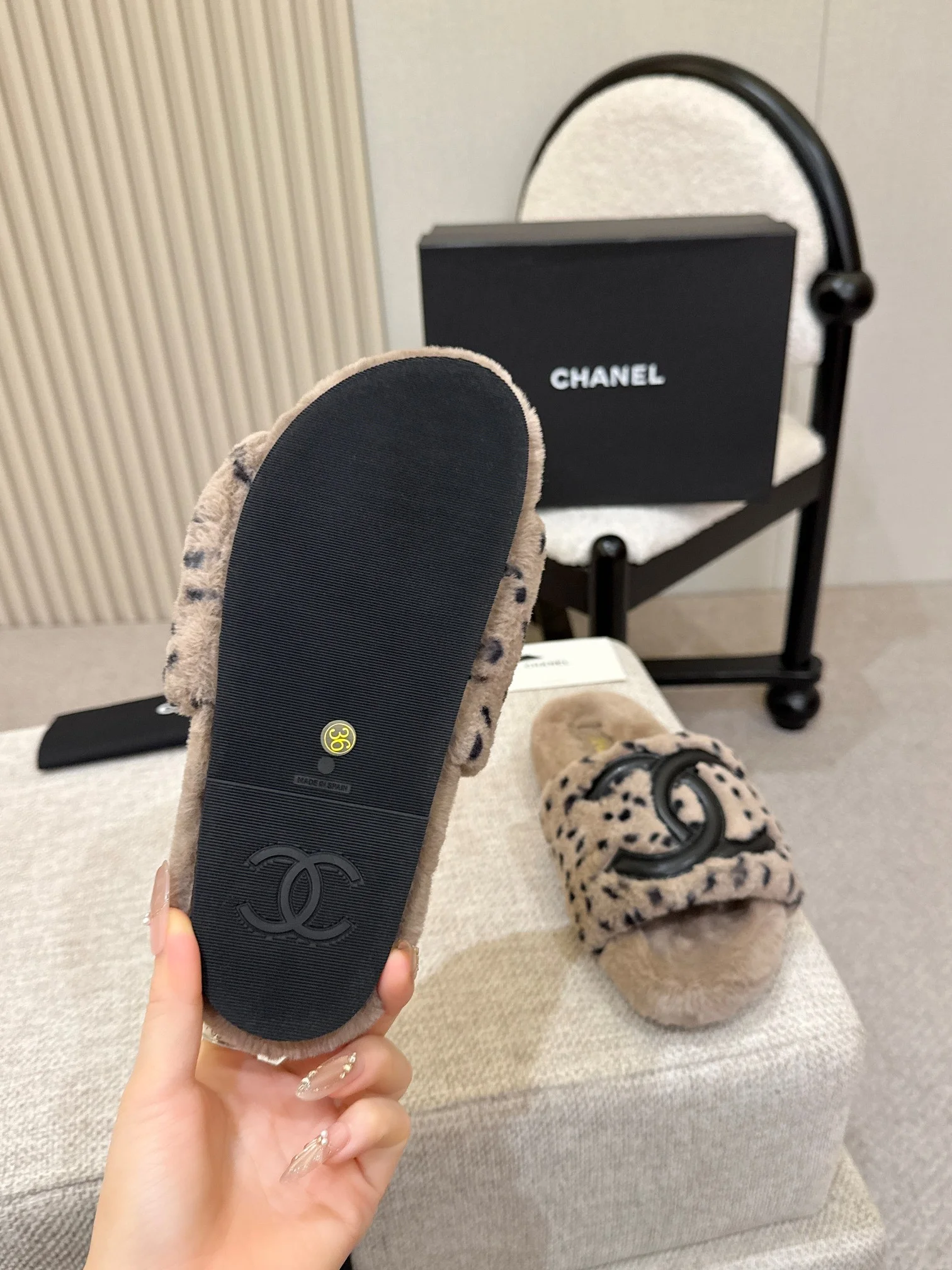 CHANEL Slides Wool Beige-Black EU35-42 A80202609110514 - Image 11