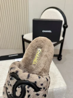 Alternative view of CHANEL Slides Wool Beige-Black EU35-42 A80202609110514