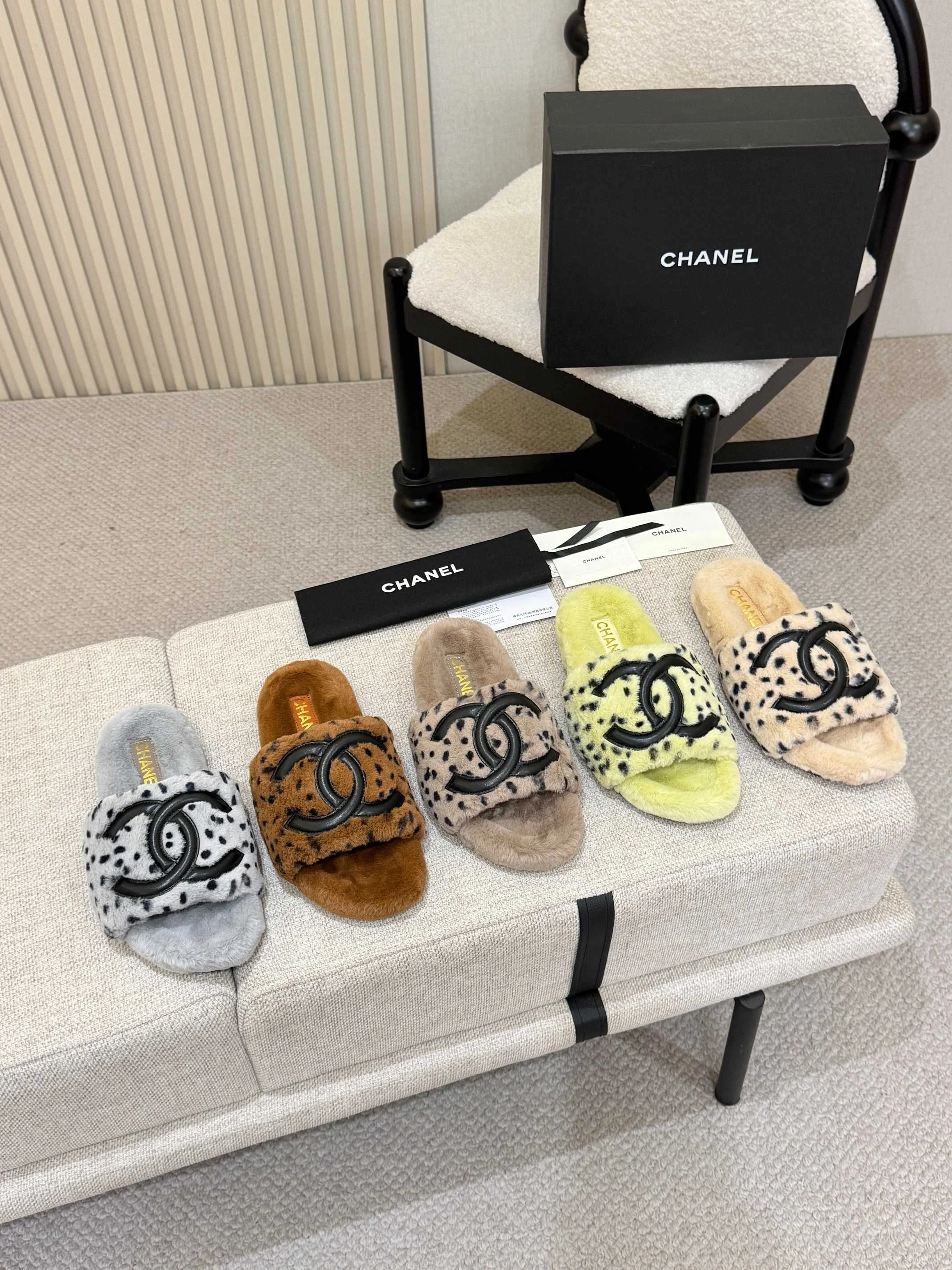 CHANEL Slides Wool Beige-Black EU35-42 A80202609110514 - Image 3
